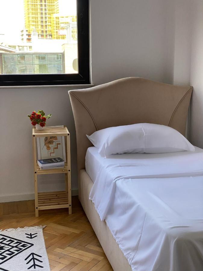 Entire Serviced Apartment With A Beautiful View Τίρανα Εξωτερικό φωτογραφία