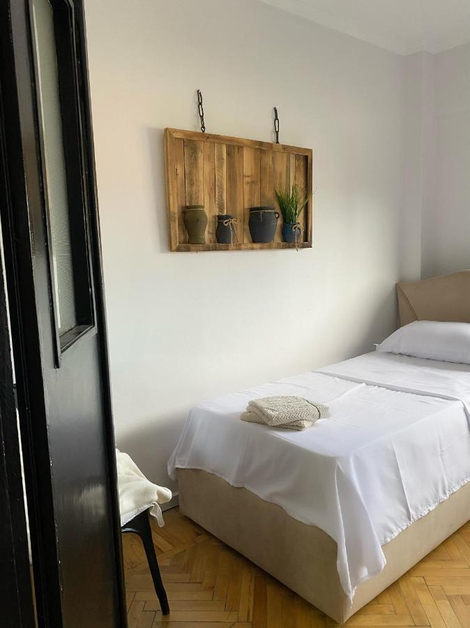 Entire Serviced Apartment With A Beautiful View Τίρανα Εξωτερικό φωτογραφία